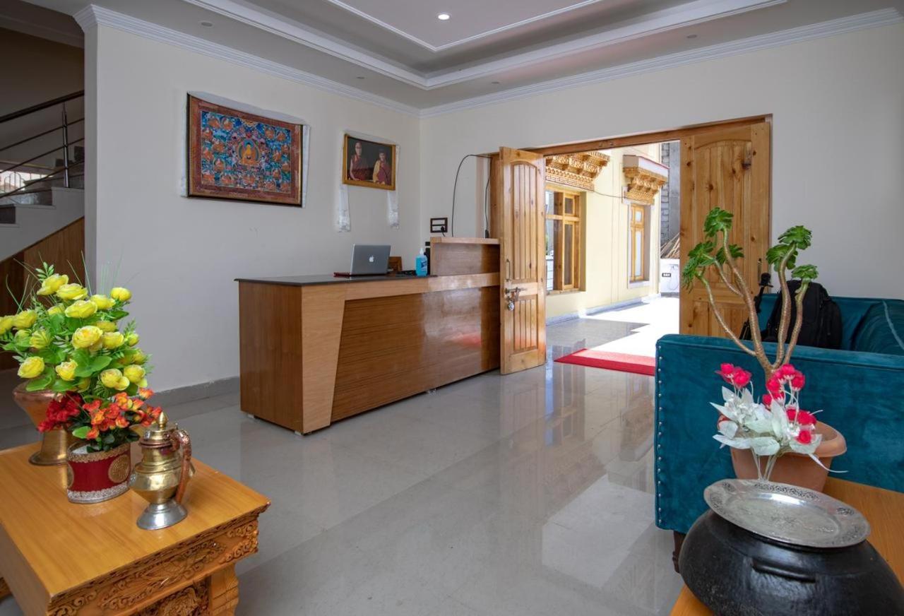 The Nangsay Hotel 레 외부 사진